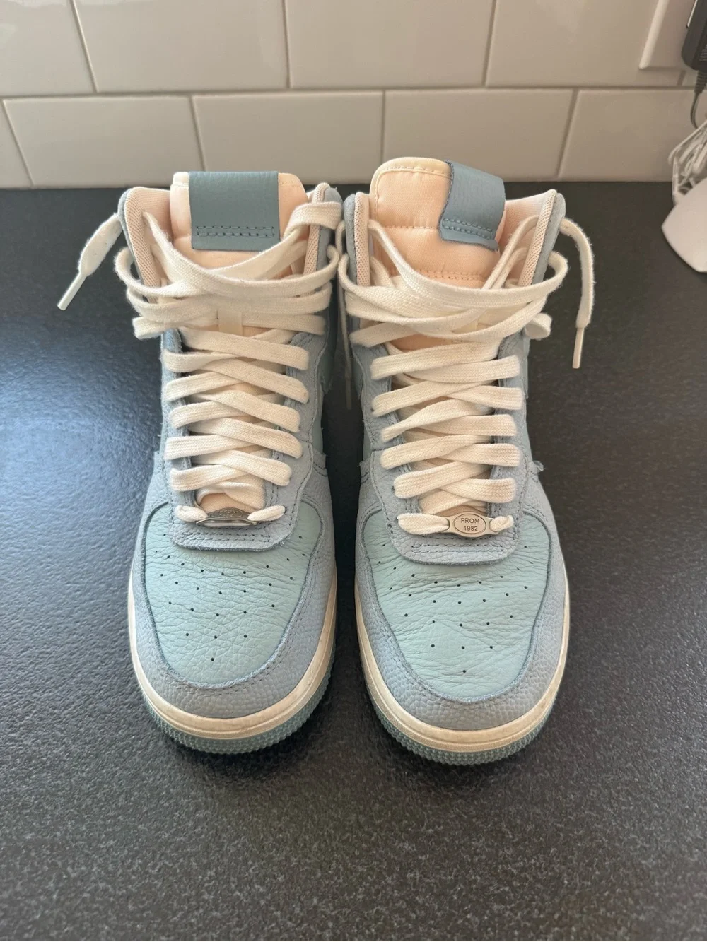 Nike Air Force 1High ‘07 LV8 in lt. blue/white with the “from 1982” lace dubrae